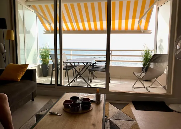 Moderne Face Avec Garage Et Wifi Gratuit - Fr-1-92-900 *